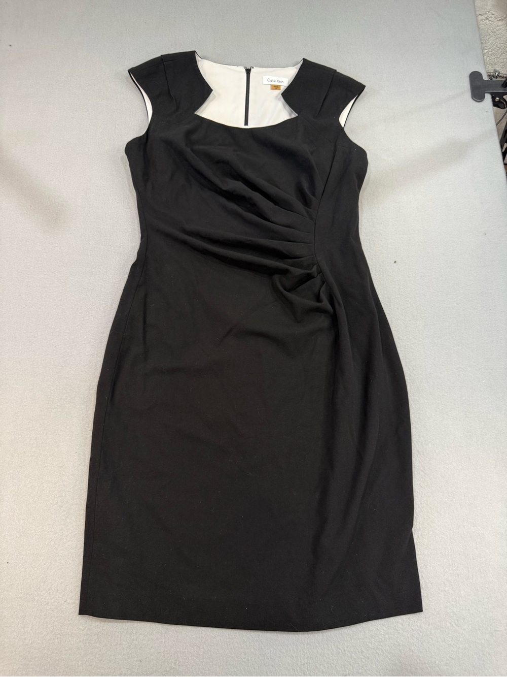 Calvin Klein Black Cap-Sleeve Ruched Sheath Dress